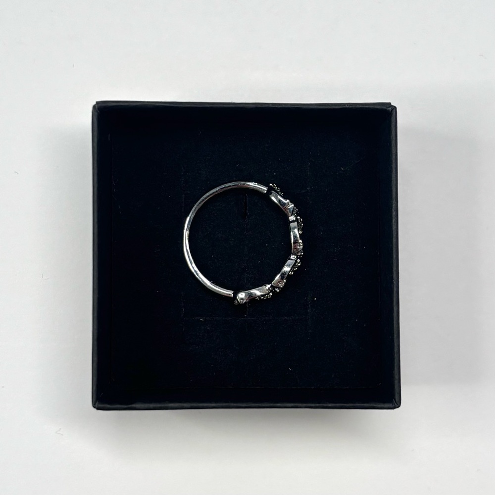 18k white gold-plated pave loop ring - Picture 5 of 6